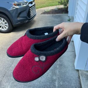 Acorn Earth Cozy Red and Gray Wool Slippers